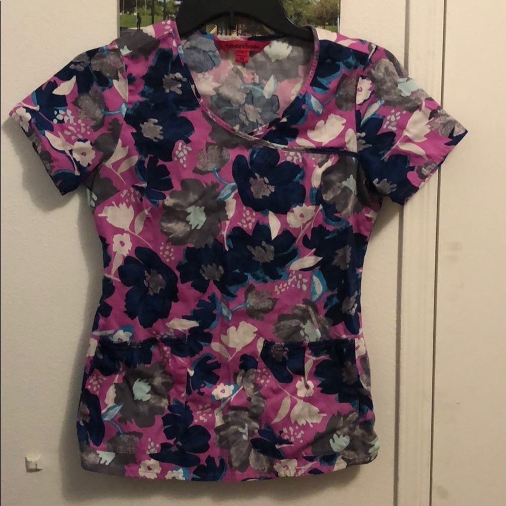 Scrub top